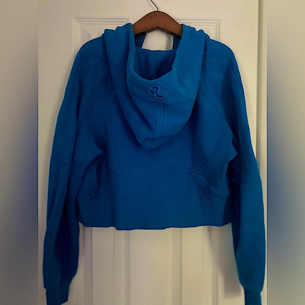 Lululemon Scuba Half Zip Cropped Hoodie in Poolside